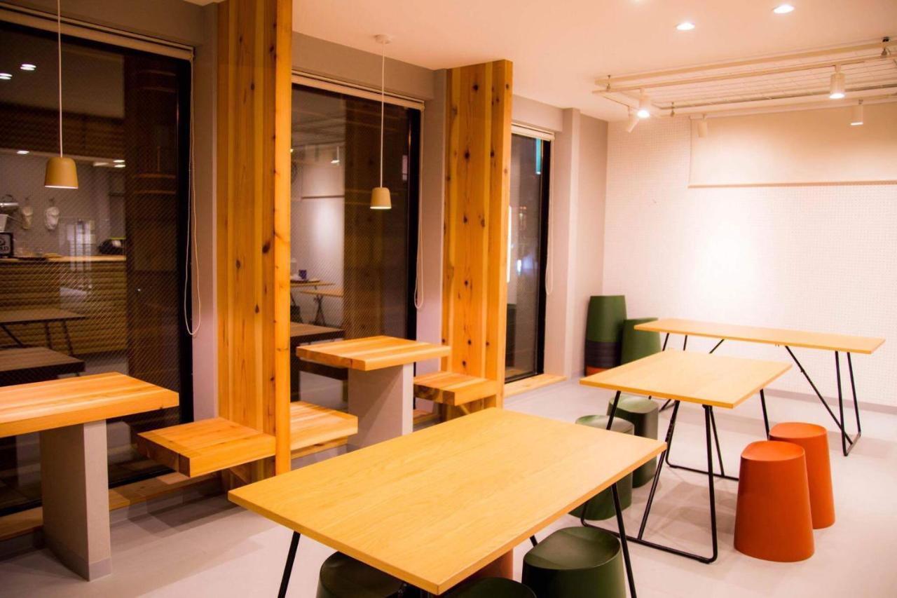 Готель Motomachi House X Cafe Хакодате Екстер'єр фото